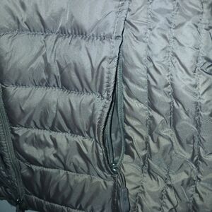 32 Degress Heats Women`s Vest Brown color  very warm  and confortable